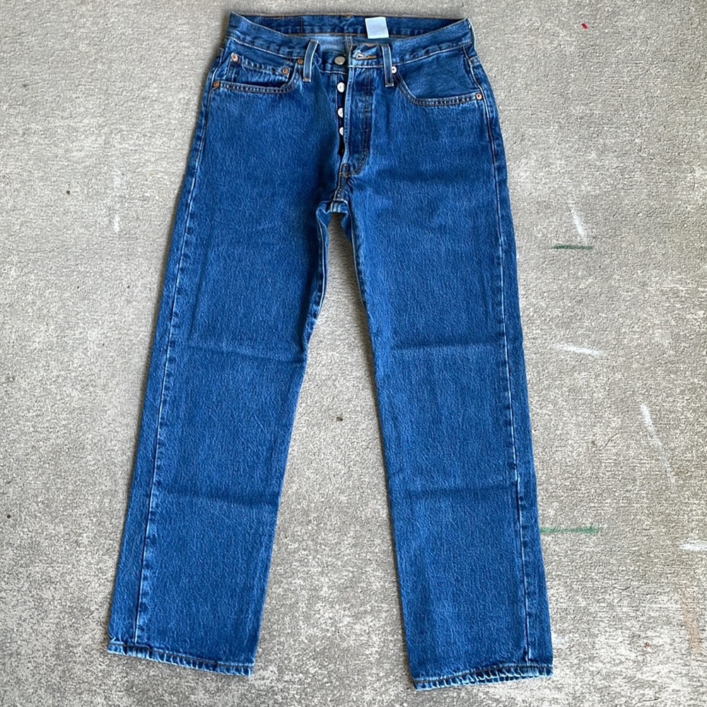 Levis 501 Button Fly 32x30 actual 30x29